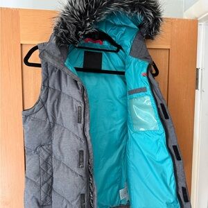 Bonfire Snowboarding Gray & Teal Ladies S/P Puffy Hooded zip down-feather vest.